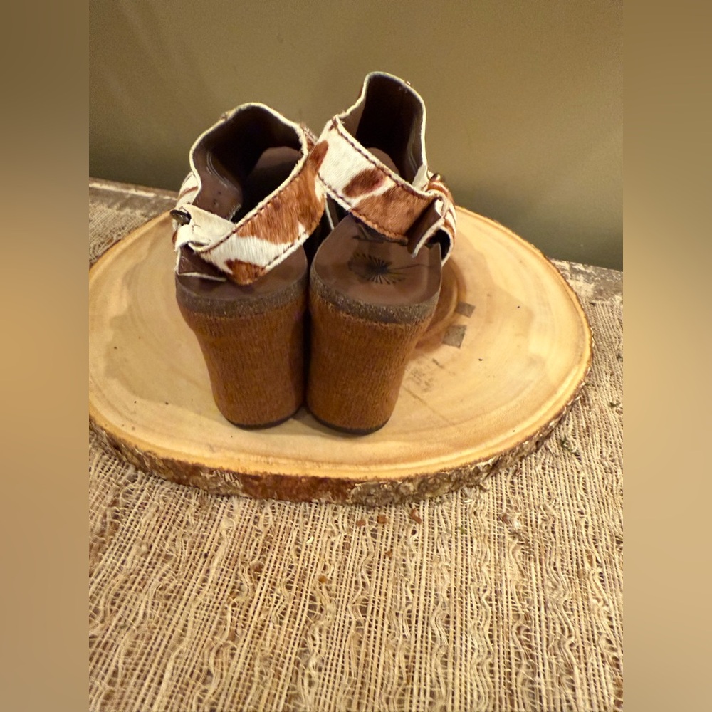 OTBT Jaunt Slingback Wedge Sandals Cow Print Calf Hair White & Brown sz-8‎ - Picture 6 of 10